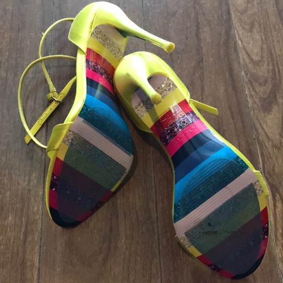 ALDO yellow fluorescent shoes - Picture 3 of 8